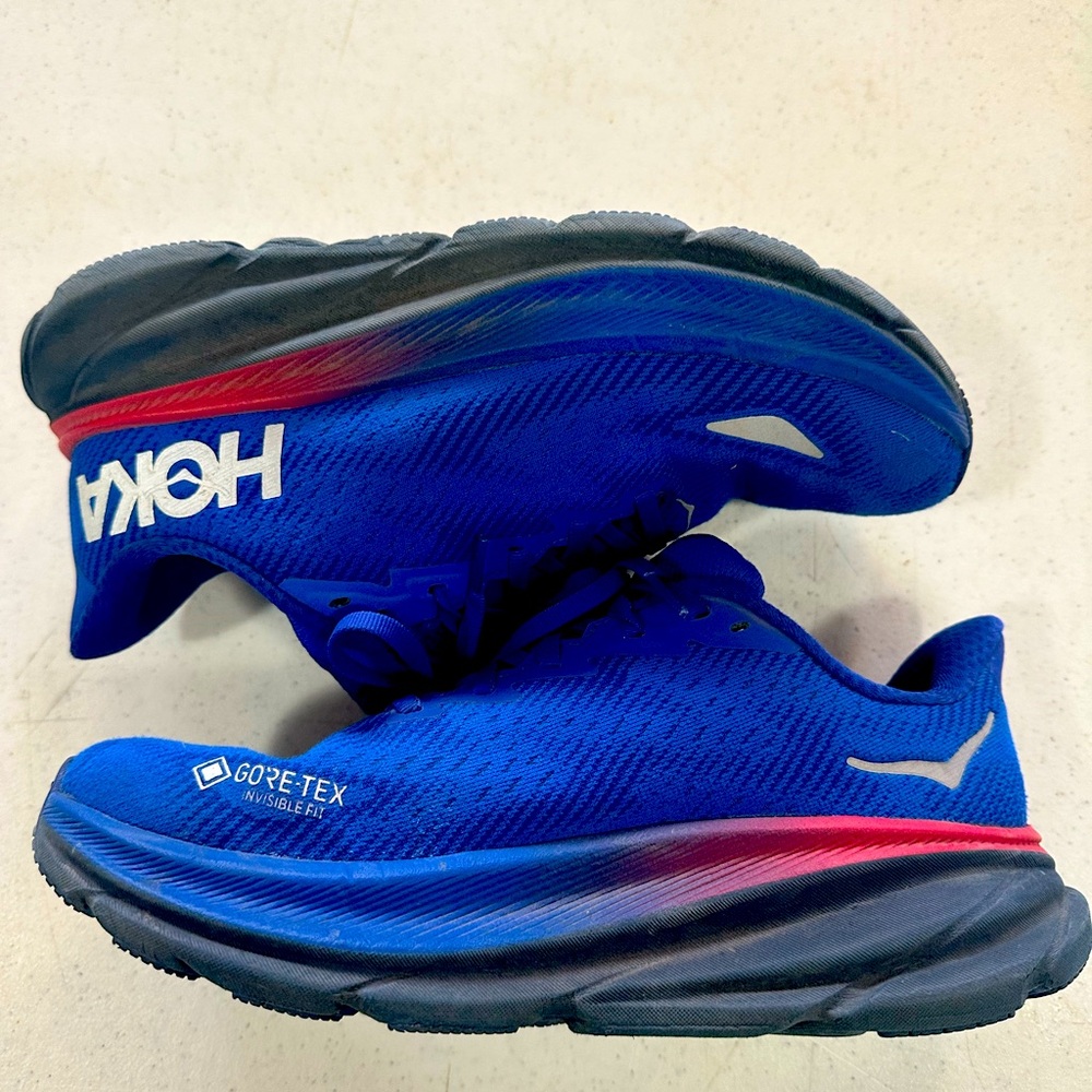 Ladies Hoka Clifton GTX size 9 EUC